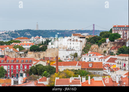 Lissabon orange Dächer Luftbild Stockfoto