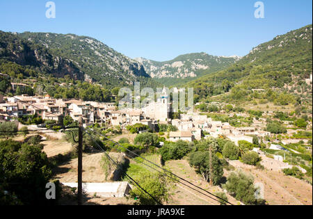 Schönen Blick auf Valldemossa, berühmten alten mediterranen Dorfes von Mallorca Spanien Stockfoto