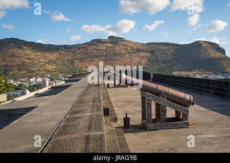 Schöne Sicht auf Kanonen in älteren Festung in Port Louis, Mauritius Stockfoto