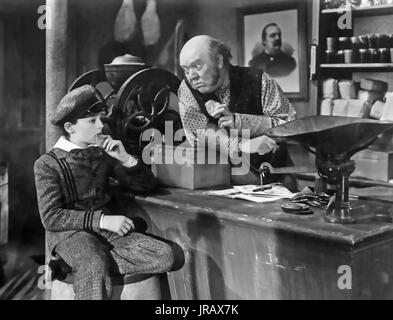 LITTLE LORD FAUNTLEROY 1936 United Artists Film mit Freddie Bartholomew auf der linken Seite und Guy Kibee Stockfoto