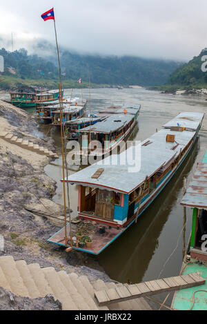 Boote auf dem Fluss Mekong, Laos Pakbeng, Stockfoto