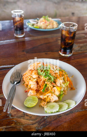 Thai Pad Thai kung, Stir Fry Nudeln mit Garnelen in padthai Stil Stockfoto