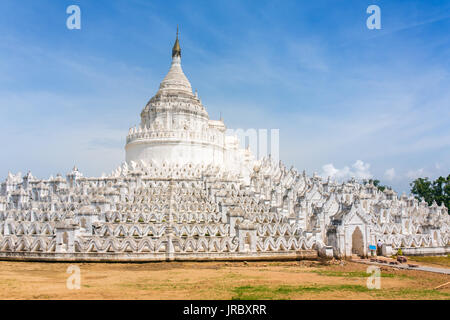 Die weiße Pagode der Hsinbyume (Mya Thein Dan Pagode) Paya Tempels in Mingun in der Nähe von Mandalay, Myanmar Stockfoto