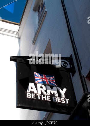 Vereinigtes Königreich Armee das beste Zeichen über Ministerium der Verteidigung Soldat recruitment office. Stockfoto