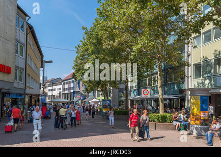 Geschäfte in der Innenstadt, Ulm, Baden-Württemberg, Deutschland Stockfoto