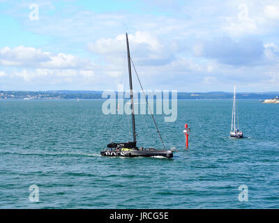 Alex thompsons "Hugo Boss Yachtcharter eingabe Portsmouth Harbour Stockfoto