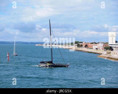 Alex thompsons "Hugo Boss Yachtcharter eingabe Portsmouth Harbour Stockfoto