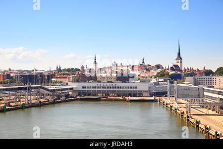 Hafen und Skyline von Tallin (Estland: Tallinn), Estland Stockfoto