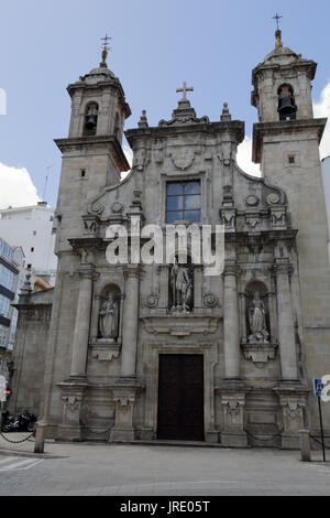 Die St. Georg Kirche (Iglesia de San Jorge) Fassade in Galizien Hauptstadt La Coruña Stockfoto