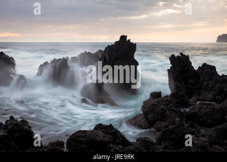 HI 00381-00 ... Hawai'I - felsige Küstenlinie bei laupahoehoe Point Park entlang der Hamakua Küste auf der Insel Hawai'i. Stockfoto