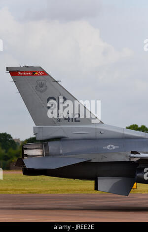 US Air Force F-16 CM kämpfenden Falken der 480th Fighter Squadron Warhawks. Der 52Nd Fighter Wing in Spangdahlem Air Base, Germany USAFE basierend Stockfoto