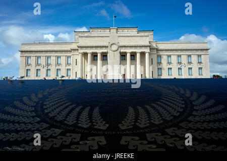 Wasserspiel und Auckland War Memorial Museum, Auckland Domain, Auckland, Nordinsel, Neuseeland Stockfoto