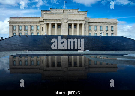 Wasserspiel und Auckland War Memorial Museum, Auckland Domain, Auckland, Nordinsel, Neuseeland Stockfoto