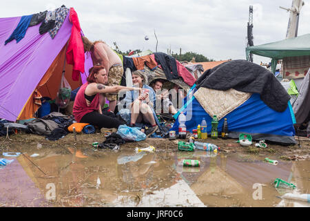 Wroclaw, Polen. 4. August 2017. Woodstock-Festival ist das größte Musikfestival in Polen. Kostrzyn zieht jedes Jahr etwa 200 000 Menschen mit der Passwort-Liebe, Freundschaft und Musik zu spielen. Kostrzyn, Polen. Bildnachweis: Krzysztof Kaniewski/ZUMA Draht/Alamy Live-Nachrichten Stockfoto