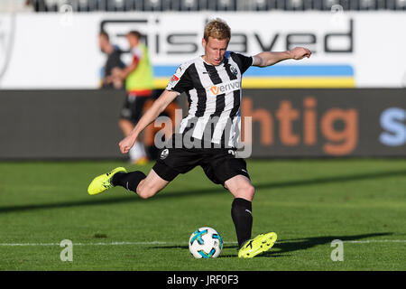 Philipp Klingmann (Sandhausen) Einzelaktion, Freisteller.  GES / Fussball / 2. Bundesliga: SV Sandhausen - FC Ingolstadt, 04.08.2017--Fußball / Fußball 2. Liga: SV Sandhausen Vs FC Ingolstadt, Sandhausen, 4. August 2017--| Verwendung weltweit Stockfoto