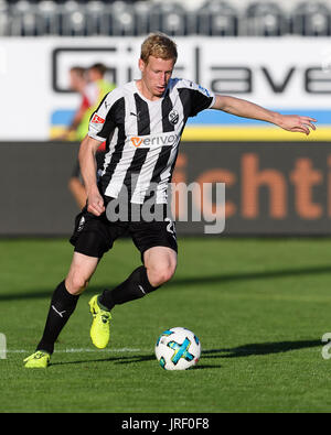 Philipp Klingmann (Sandhausen) Einzelaktion, Freisteller.  GES / Fussball / 2. Bundesliga: SV Sandhausen - FC Ingolstadt, 04.08.2017--Fußball / Fußball 2. Liga: SV Sandhausen Vs FC Ingolstadt, Sandhausen, 4. August 2017--| Verwendung weltweit Stockfoto