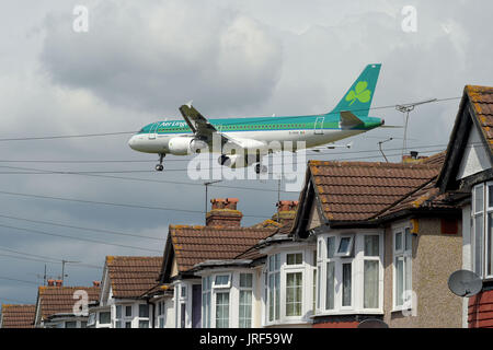 Flugzeug FLUGHAFEN HEATHROW LONDON ENGLAND Stockfoto