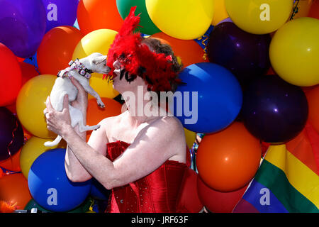 Brighton, UK. 5. August 2017. Alamy Live News: Wir entschuldigen uns für das Fehlen von Beschriftung für dieses Bild. Wir tun unser Bestes, um diesen Fehler zu beheben. Stockfoto