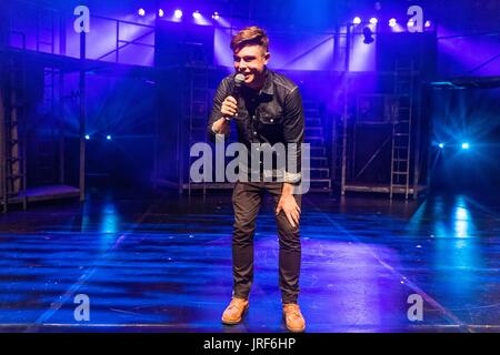 Edinburgh, UK. 5. August 2017. Der Lustgarten Ort startete sein 2017 Edinburgh Fringe Festival Programm veranstaltet von Komiker Ed spielen im Bild: MC für den Start, Komiker Ed spielen Credit: Rich Dyson/Alamy Live News Stockfoto