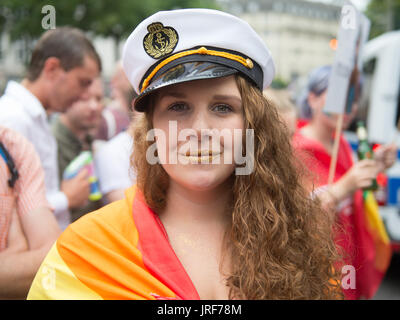 Hamburg, Deutschland. 5. August 2017. Corinna, die Teilnahme an der Christopher Street Day-Parade in Hamburg, Deutschland, 5. August 2017. Foto: Daniel Reinhardt/Dpa/Alamy Live News Stockfoto