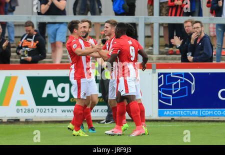 Brackley, UK. 5. August 2017. Brackley Stadt James Armson feiert sein Torekonto Brackey Stadt in der Stadt Brackley V FC United auf Samstag, 5. August 2017 Credit: Leila Coker/Alamy Live News Stockfoto