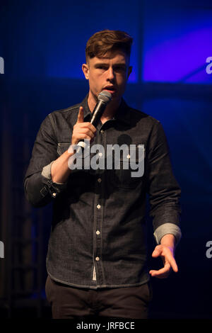 Edinburgh, Schottland. 5. August 2017. Edinburgh Fringe 2017 Pleasance Eröffnungs-Gala. Ryan Taylor Credit: Andrew Eaton/Alamy Live-Nachrichten Stockfoto