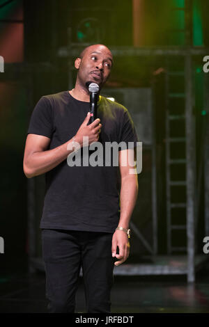 Edinburgh, Schottland. 5. August 2017. Edinburgh Fringe 2017 Pleasance Eröffnungs-Gala. Dane Baptiste Credit: Andrew Eaton/Alamy Live-Nachrichten Stockfoto