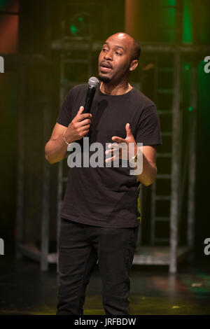 Edinburgh, Schottland. 5. August 2017. Edinburgh Fringe 2017 Pleasance Eröffnungs-Gala. Dane Baptiste Credit: Andrew Eaton/Alamy Live-Nachrichten Stockfoto