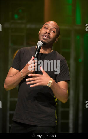 Edinburgh, Schottland. 5. August 2017. Edinburgh Fringe 2017 Pleasance Eröffnungs-Gala. Dane Baptiste Credit: Andrew Eaton/Alamy Live-Nachrichten Stockfoto