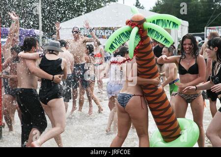 Kostrzyn nad Odra, Polen 4. August 2017 Polen Woodstock-Festival ist das größte Musikfestival in Polen. Kostrzyn zieht jedes Jahr etwa 200 Tausend Menschen. Magda Pasiewicz/Alamy Live-Nachrichten Stockfoto