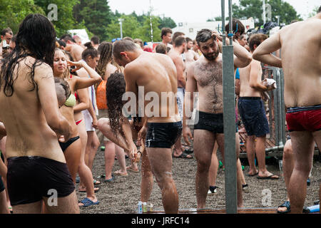 Kostrzyn nad Odra, Polen 4. August 2017 Polen Woodstock-Festival ist das größte Musikfestival in Polen. Kostrzyn zieht jedes Jahr etwa 200 Tausend Menschen. Magda Pasiewicz/Alamy Live-Nachrichten Stockfoto