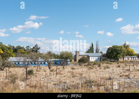 GROOTFONTEIN, NAMIBIA - 20. JUNI 2017: Der hl. Isidor Grundschule und Kirche an Maria Bronn in der Nähe von Grootfontein in der Kavango Region von Namibia Stockfoto