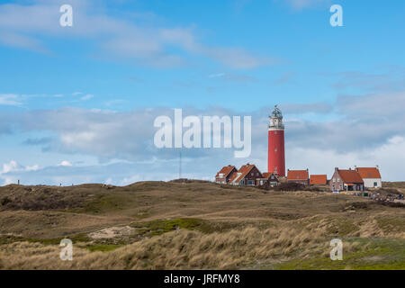 Panoramablick auf den alten Leuchtturm in der Nähe von De Cocksdorp, am Dienstag, 28. Februar 2017, Texel, Niederlande. Stockfoto