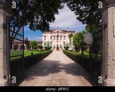 Verona, Italien - 28. Juli 2017: Villa Bongiovanni offen für eine Hochzeitsmesse in Verona Sonntag, 29. März 2015. Es entstand im klassizistischen Stil in t Stockfoto