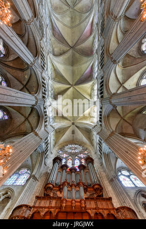 Bourges, Frankreich - 21. Mai 2017: Kathedrale von Bourges, die Römisch-katholische Kirche in Bourges, Frankreich. Es ist dem heiligen Stephanus gewidmet und ist der Sitz Stockfoto