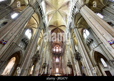 Bourges, Frankreich - 21. Mai 2017: Kathedrale von Bourges, die Römisch-katholische Kirche in Bourges, Frankreich. Es ist dem heiligen Stephanus gewidmet und ist der Sitz Stockfoto