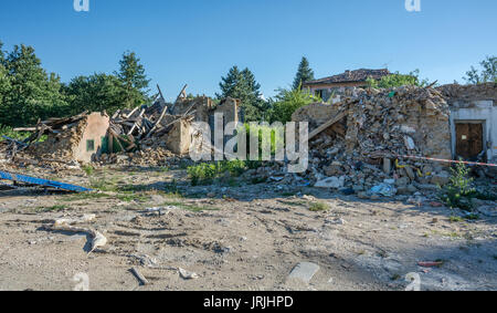 Trümmer des Erdbebens, das die Stadt Reggio Emilia in der Region Latium in Italien getroffen. Das starke Erdbeben am 24. August 2016 statt. Stockfoto