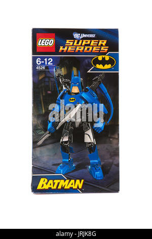 SWINDON, UK - August 5, 2017: Lego Batman Box aus dem DC-Universum Super Heroes auf weißem Hintergrund Stockfoto