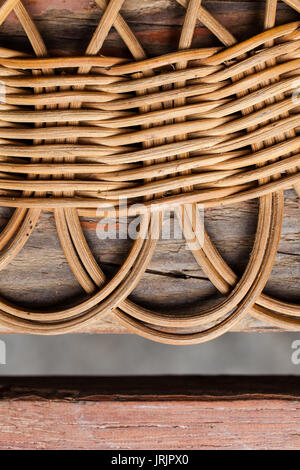 Wicker aus Rattan ist vintage Volkskunst. Stockfoto