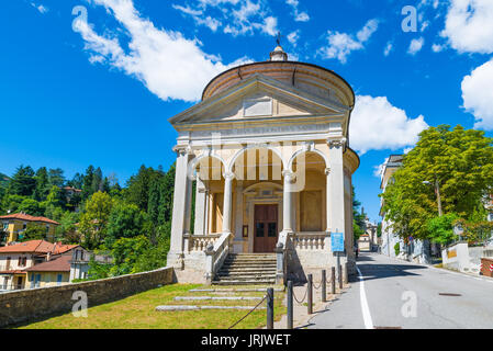 Sacro Monte di Varese (Santa Maria del Monte), Italien, Ausgangspunkt für die Via Sacra mit 14 Kapellen, führt zu mittelalterlichen Dorf Stockfoto