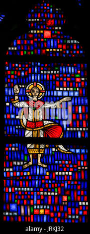 Jesus Christus auf einem Glasfenster im Wormser Dom in Worms, Deutschland Stockfoto
