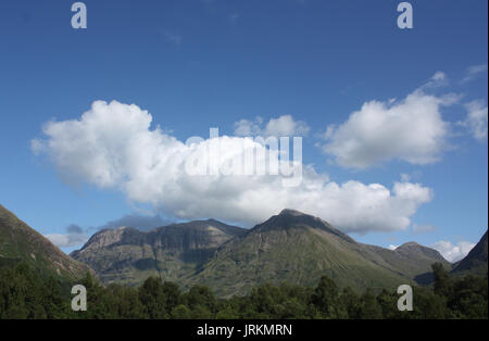 Schottland. Glen Coe. Blick Richtung Bidean Nam Bian mit Aonach Dubh einen 'Ghlinne. Stockfoto