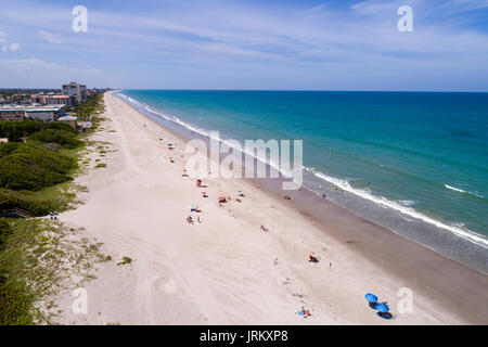 Florida, Indiatlantic by the Sea Water, James H. Nance Park, Atlantischer Ozean, Sand, Vogelperspektive oben, Sonnenanbeter, Besucher reisen t Stockfoto