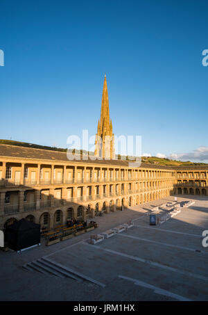 Das wunderschön renovierte Piece Hall in Halifax, West Yorkshire Stockfoto