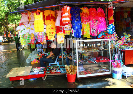 HAI DUONG, VIETNAM, SEPTEMBER, 6: Leute verkaufen gut auf September 6, 2014 in Hai Duong, Vietnam Stockfoto