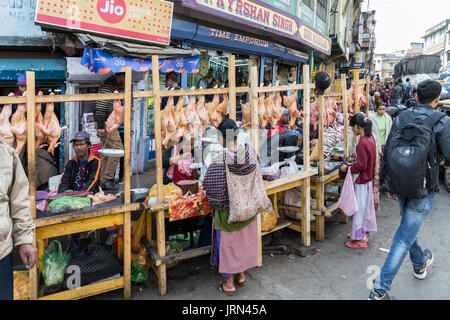 Hühner auf Verkauf in Street Market, Shillong, Meghalaya, Indien Stockfoto