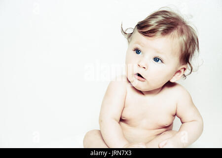 Ein glückliches Baby Mädchen Spaß am Lachen und Lächeln Stockfoto