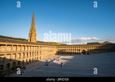 Das wunderschön renovierte Piece Hall in Halifax, West Yorkshire Stockfoto