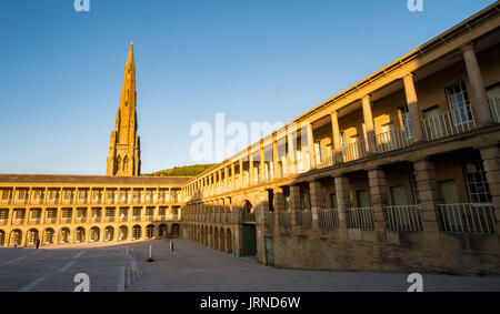 Das wunderschön renovierte Piece Hall in Halifax, West Yorkshire Stockfoto