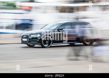 Einen Audi fahren durch Stockholm. Mit der Nikon D5300. Stockfoto